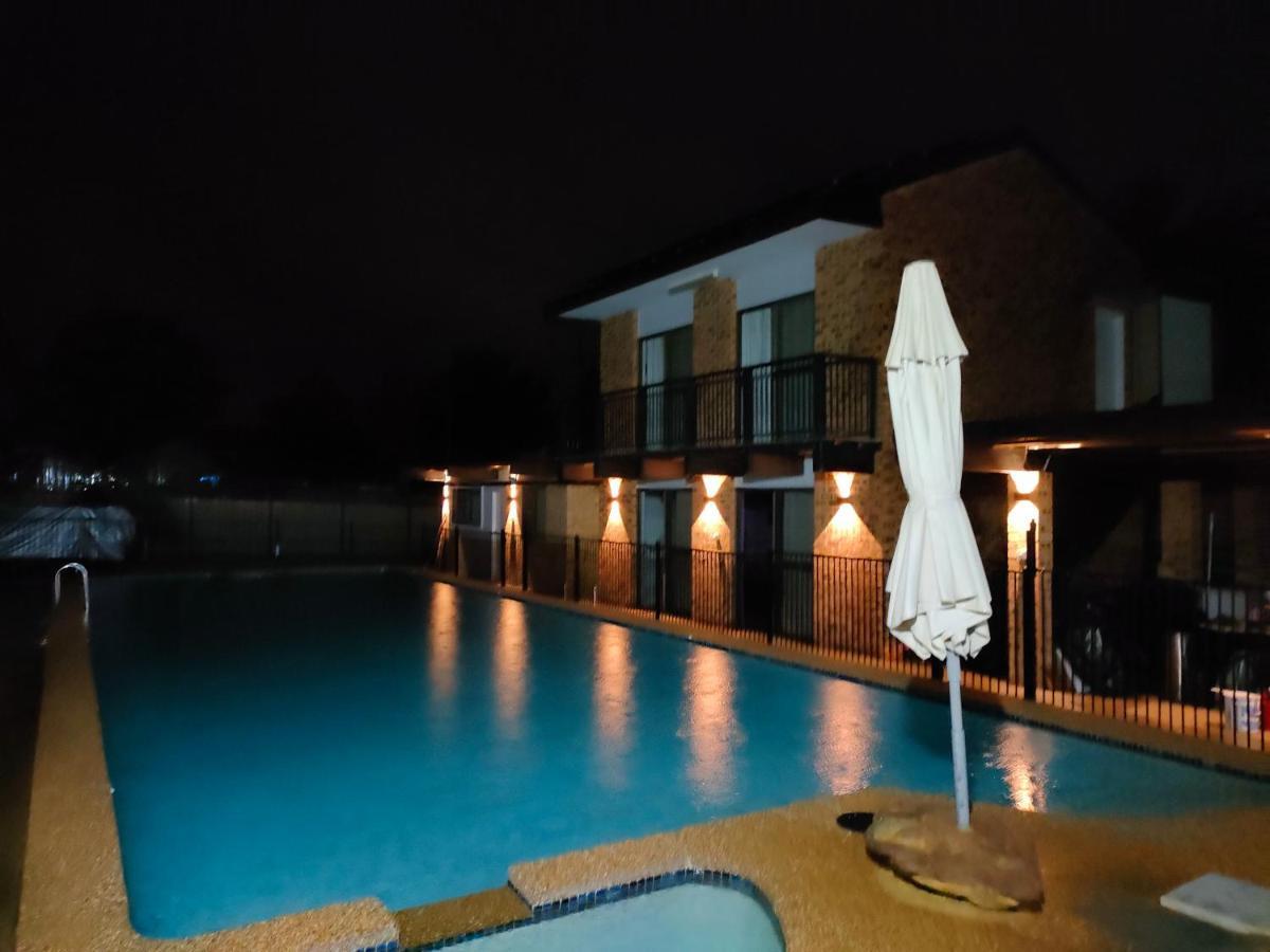 T&V Suites وندسور المظهر الخارجي الصورة