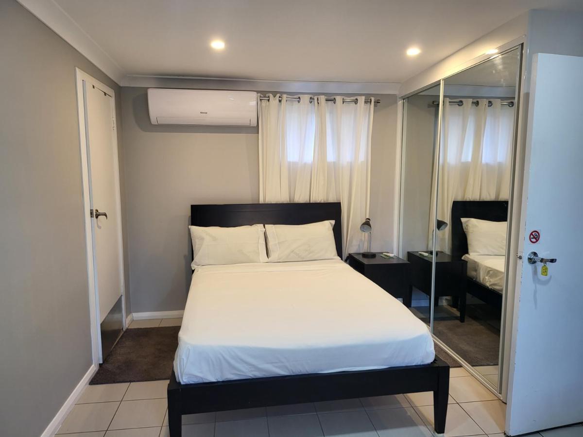 T&V Suites وندسور المظهر الخارجي الصورة