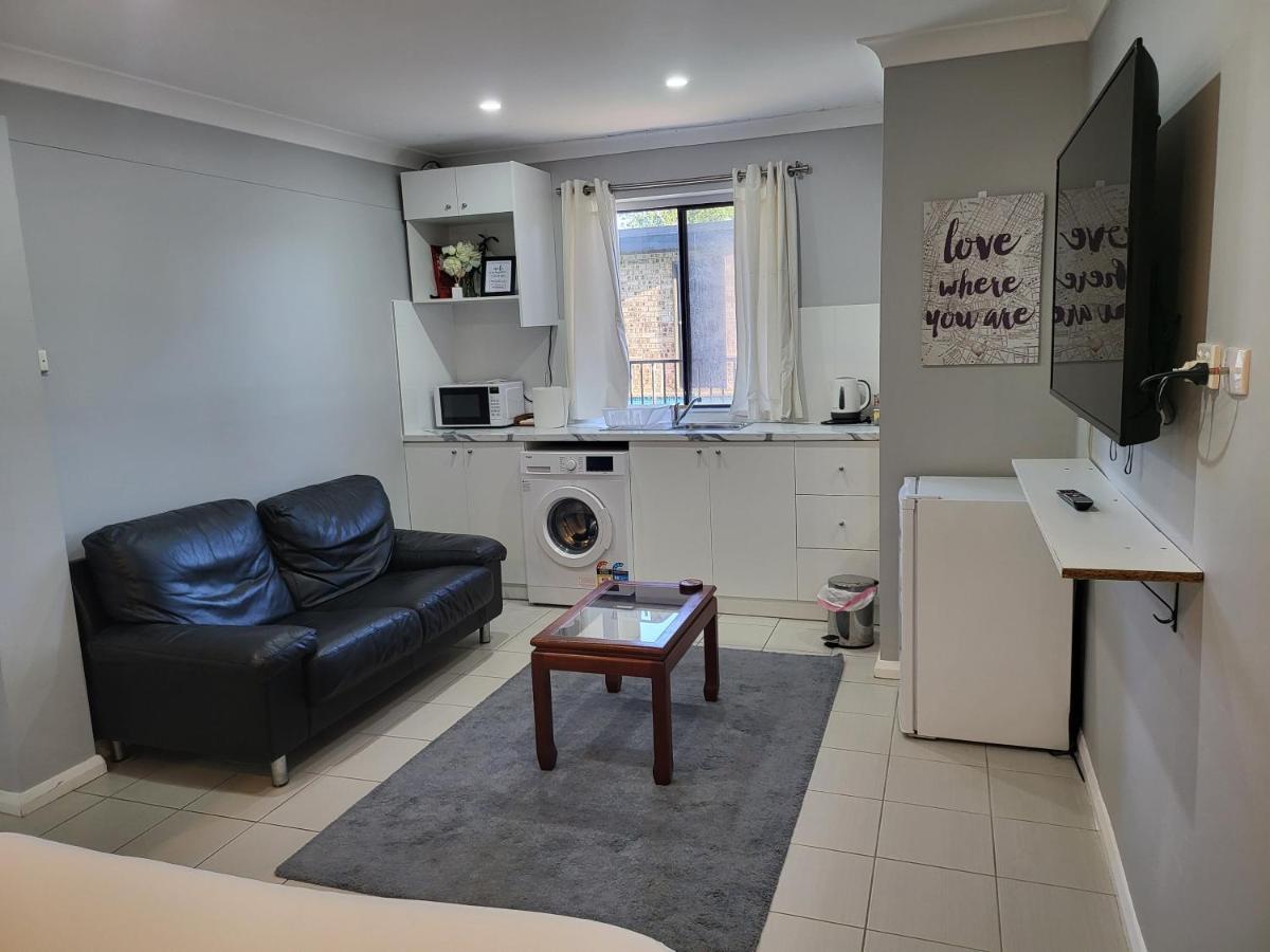 T&V Suites وندسور المظهر الخارجي الصورة