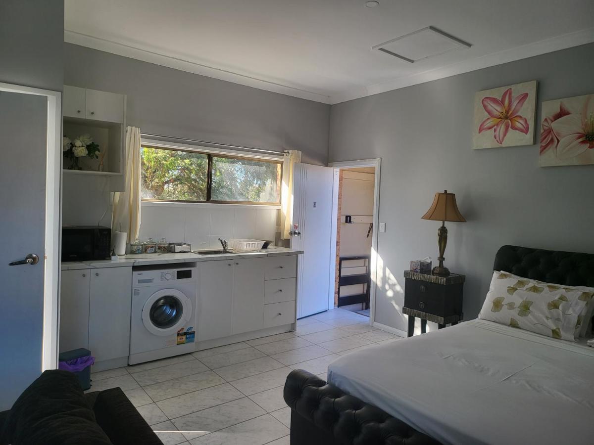 T&V Suites وندسور المظهر الخارجي الصورة