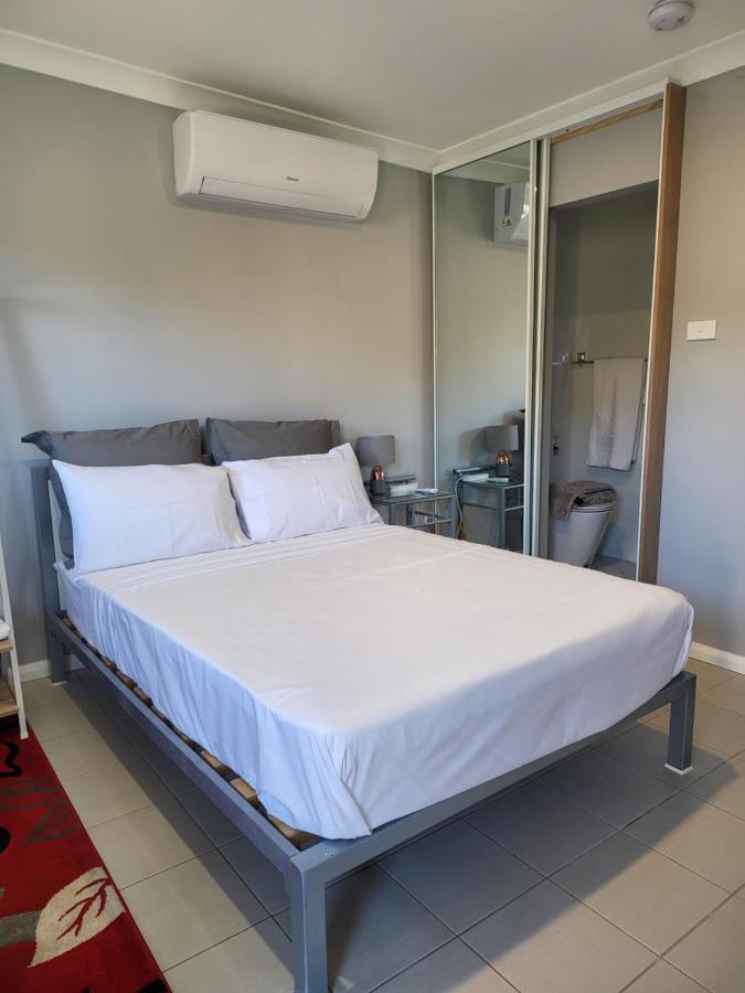 T&V Suites وندسور المظهر الخارجي الصورة