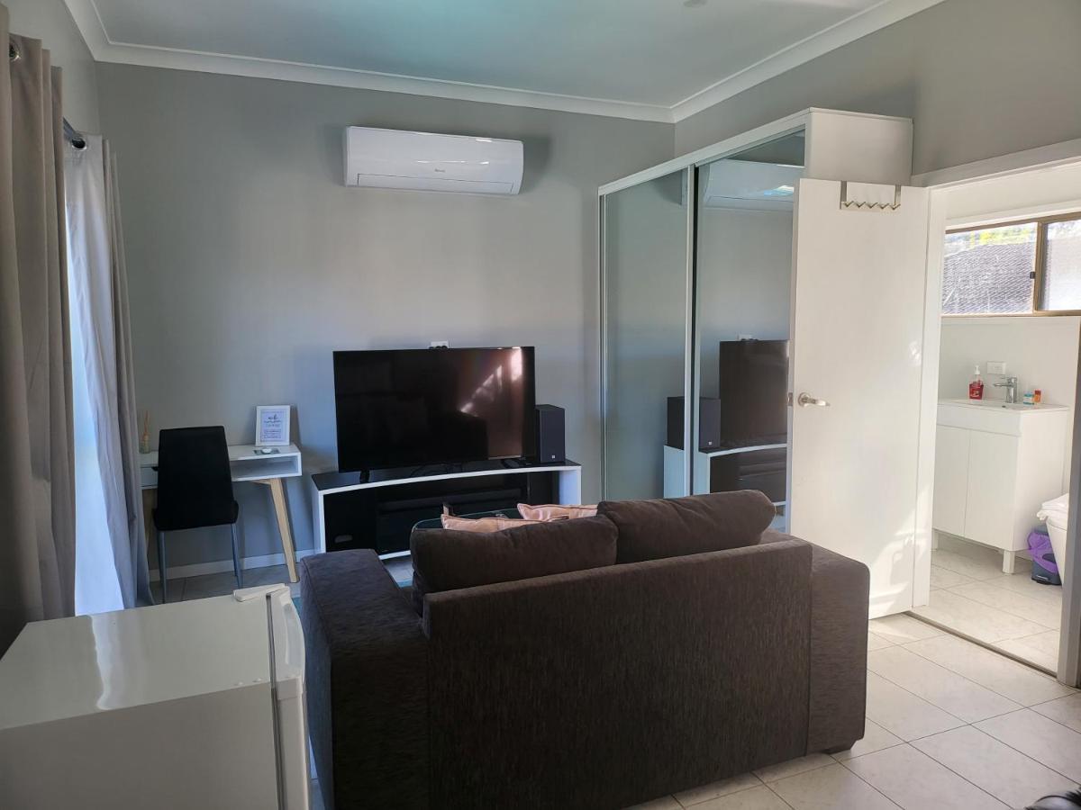 T&V Suites وندسور المظهر الخارجي الصورة