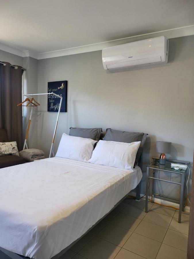 T&V Suites وندسور المظهر الخارجي الصورة