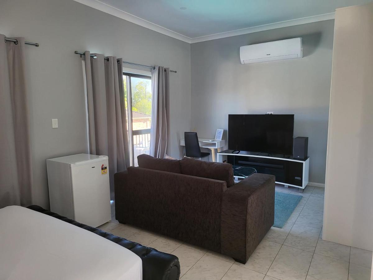 T&V Suites وندسور المظهر الخارجي الصورة