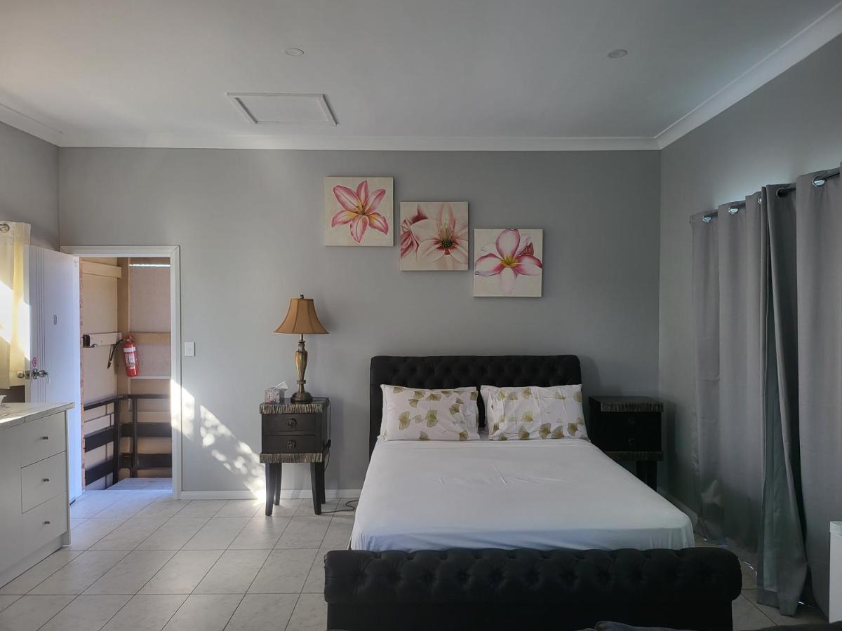 T&V Suites وندسور المظهر الخارجي الصورة